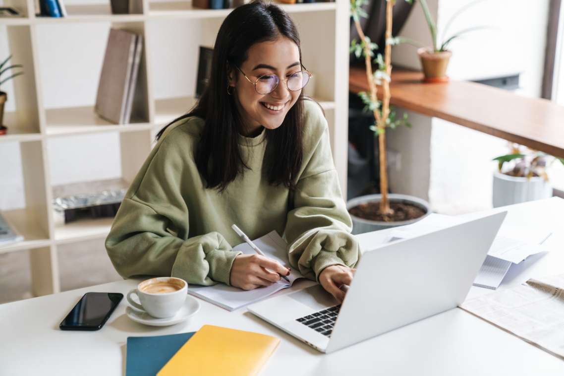 women on a computer searching for arfid treatment centers