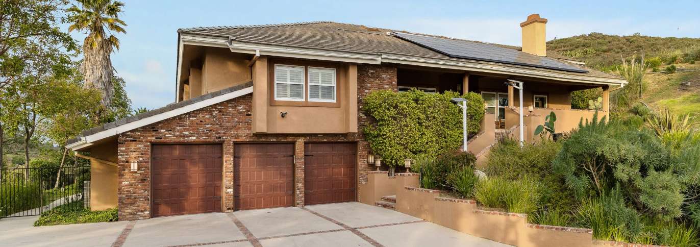 Thousand Oaks building